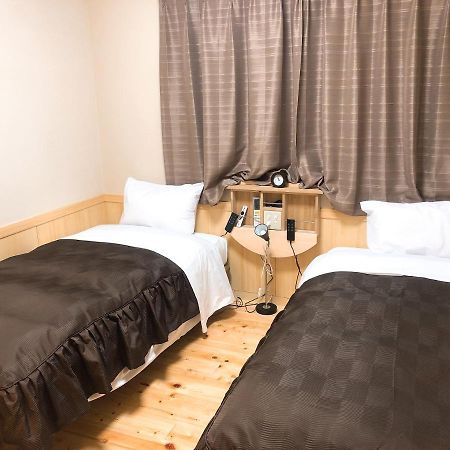 Business Hotel Crescent Tokyo Bagian luar foto